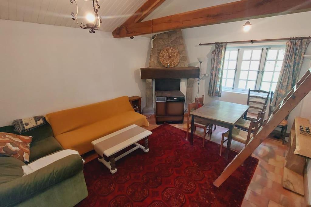 Gite Rustique - Perigord Vert - La Collina 24300 Abjat-sur-Bandiat Εξωτερικό φωτογραφία